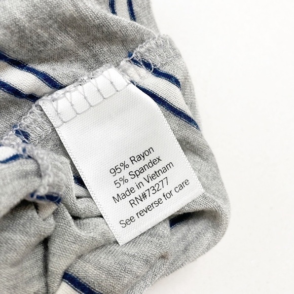 SO Favorite V-neck gray striped tee - Picture 4 of 5